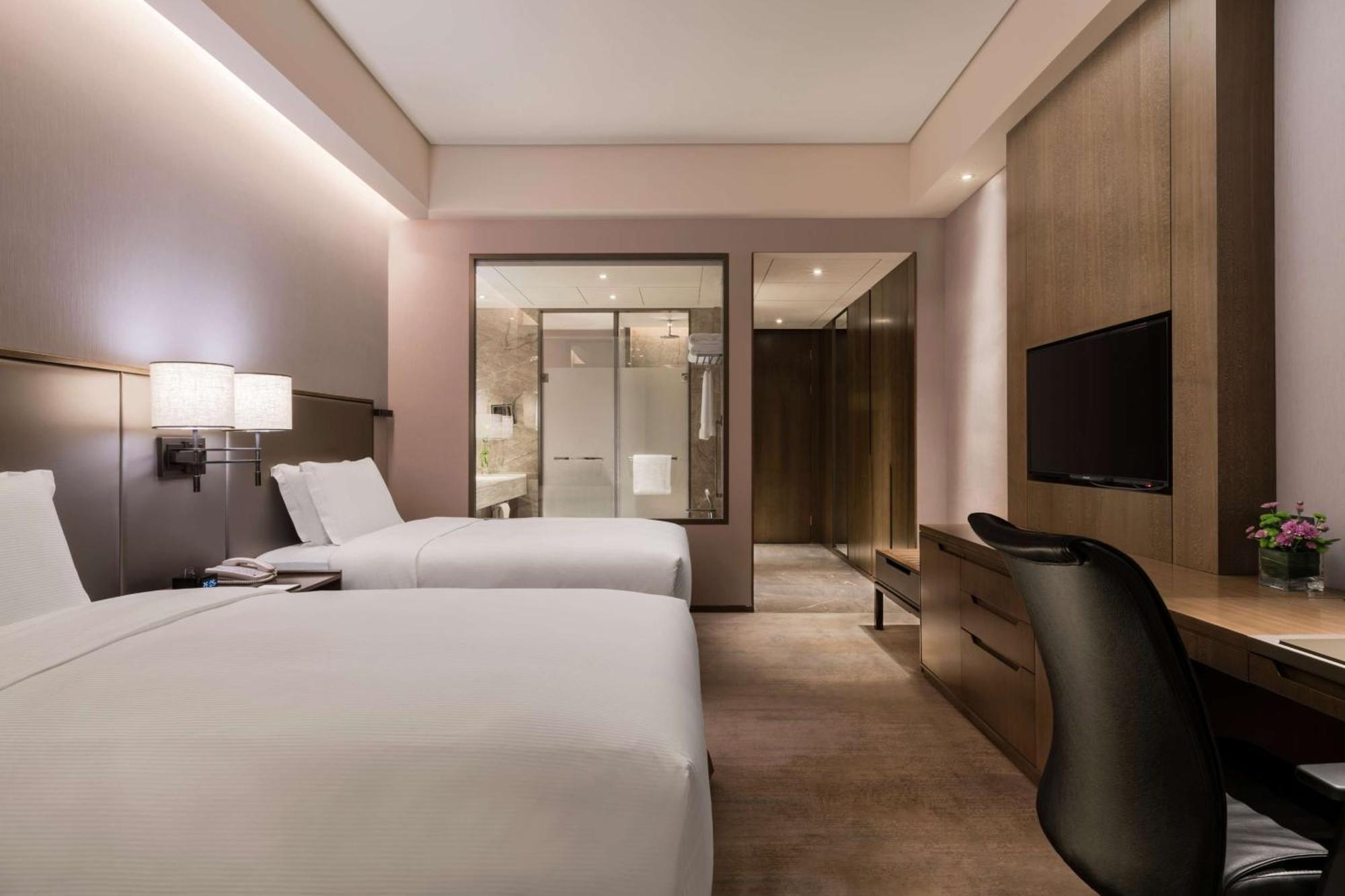 Doubletree By Hilton Hotel Shiyan Shiyan  Bagian luar foto